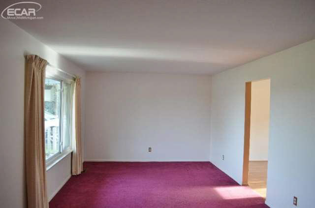 13114 Torrey Road Fenton, MI 48430 - Photo 9 of 21 21006304-8.JPG