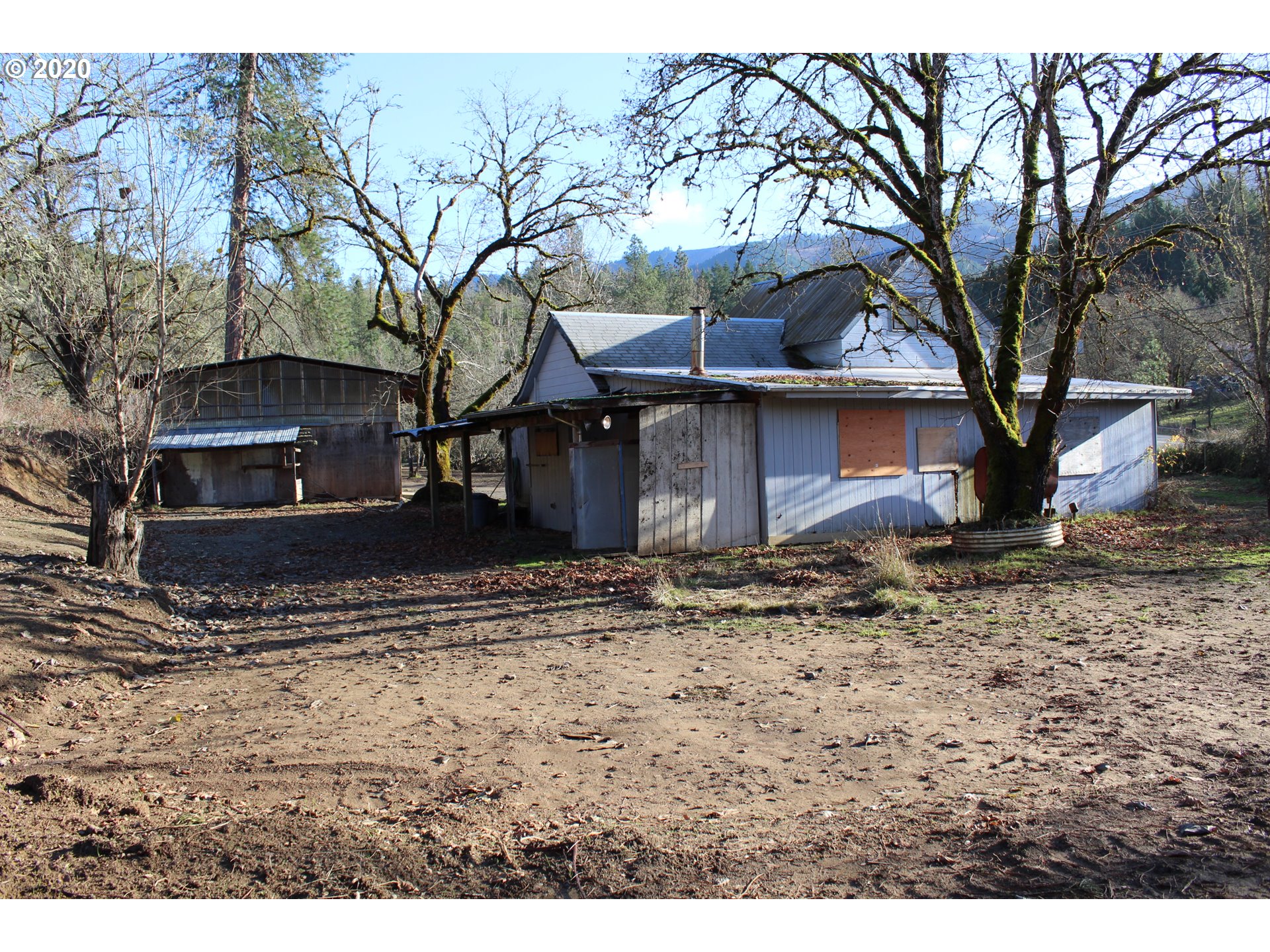 2735 Canyonville-Riddle Road Riddle, OR 97469 - Photo 3 of 24