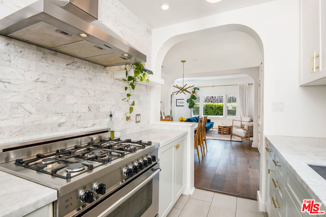 911 Superba Avenue Venice, CA 90291 - Photo 12 of 37