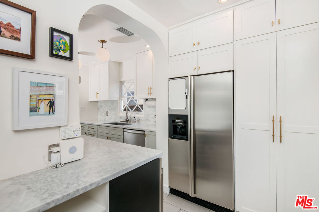 911 Superba Avenue Venice, CA 90291 - Photo 15 of 37