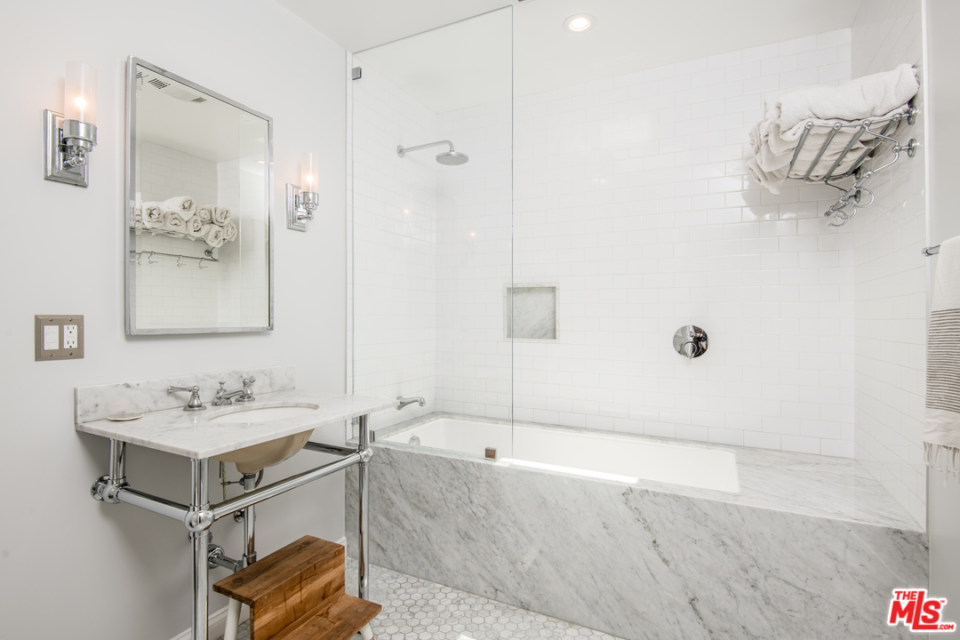 911 Superba Avenue Venice, CA 90291 - Photo 26 of 37