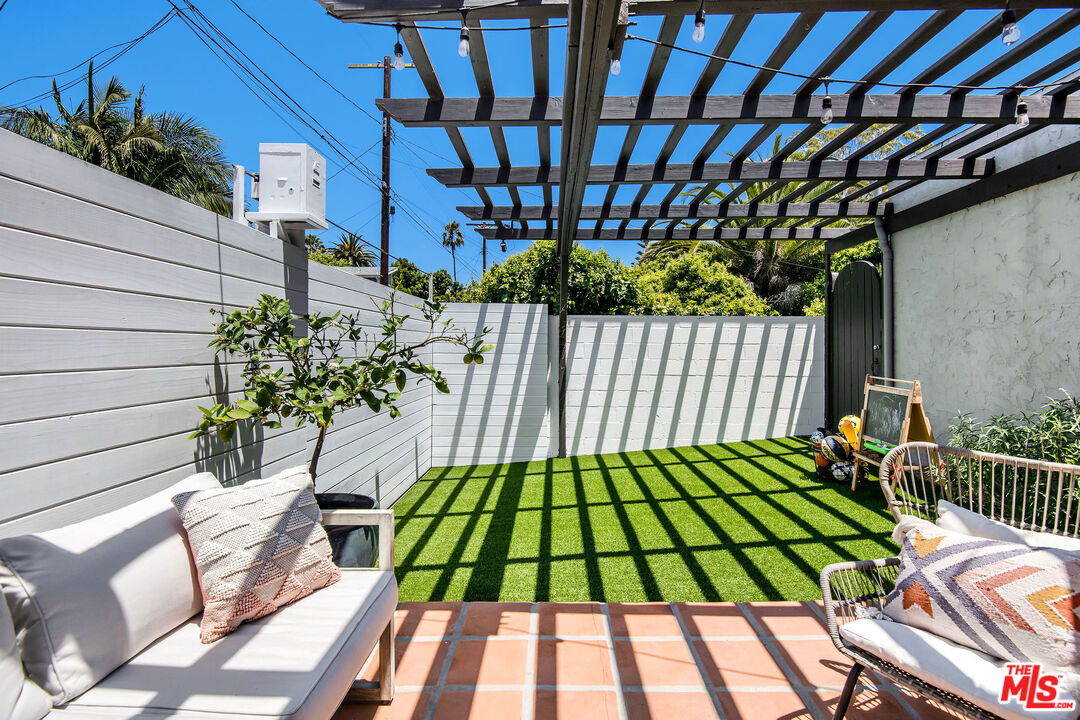 911 Superba Avenue Venice, CA 90291 - Photo 32 of 37