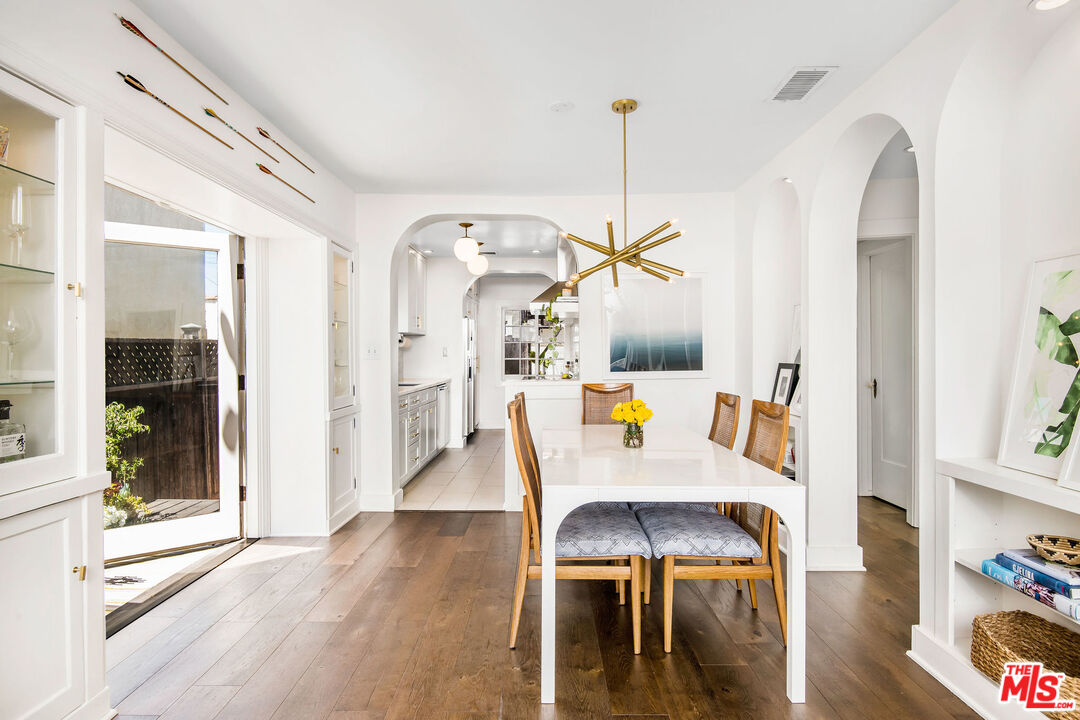 911 Superba Avenue Venice, CA 90291 - Photo 7 of 37