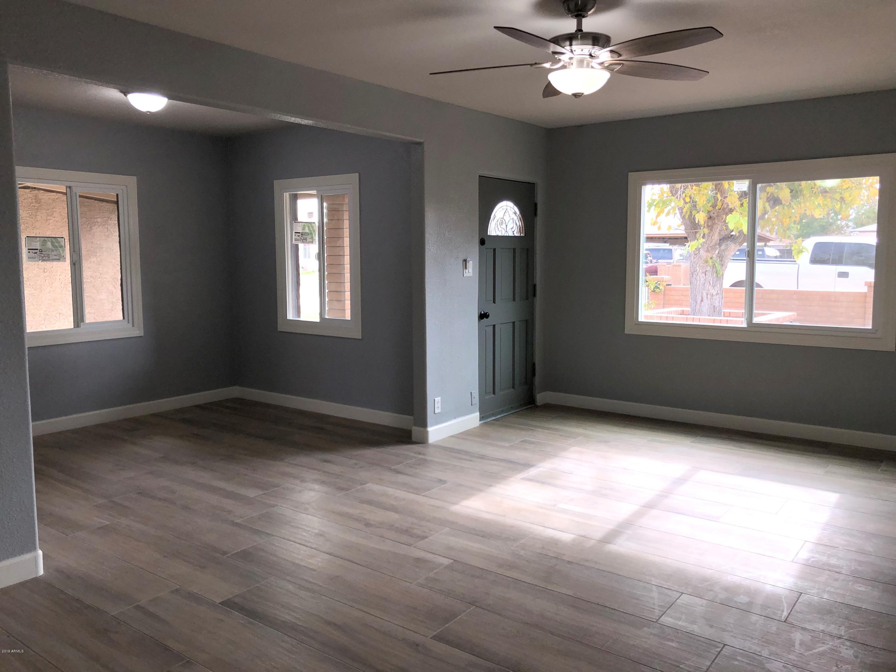4032 West Coronado Road Phoenix, AZ 85009 - Photo 2 of 14 entry living
