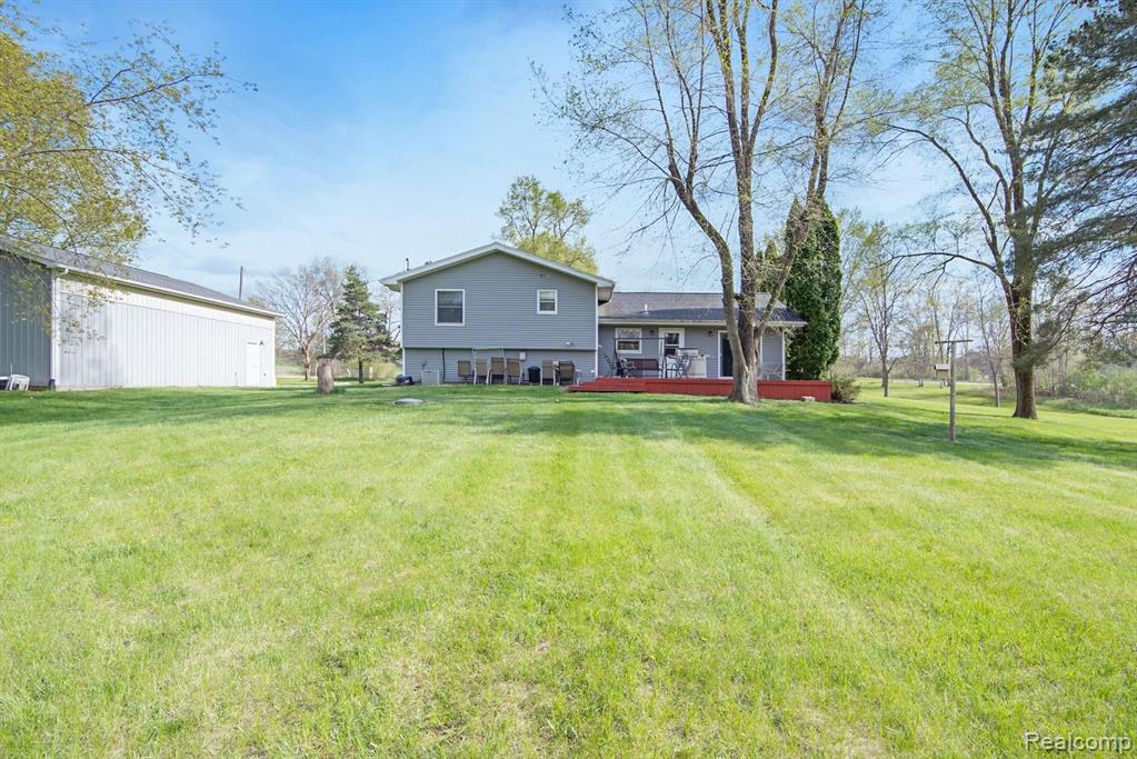 9015 Hogan Road Fenton, MI 48430 - Photo 27 of 37