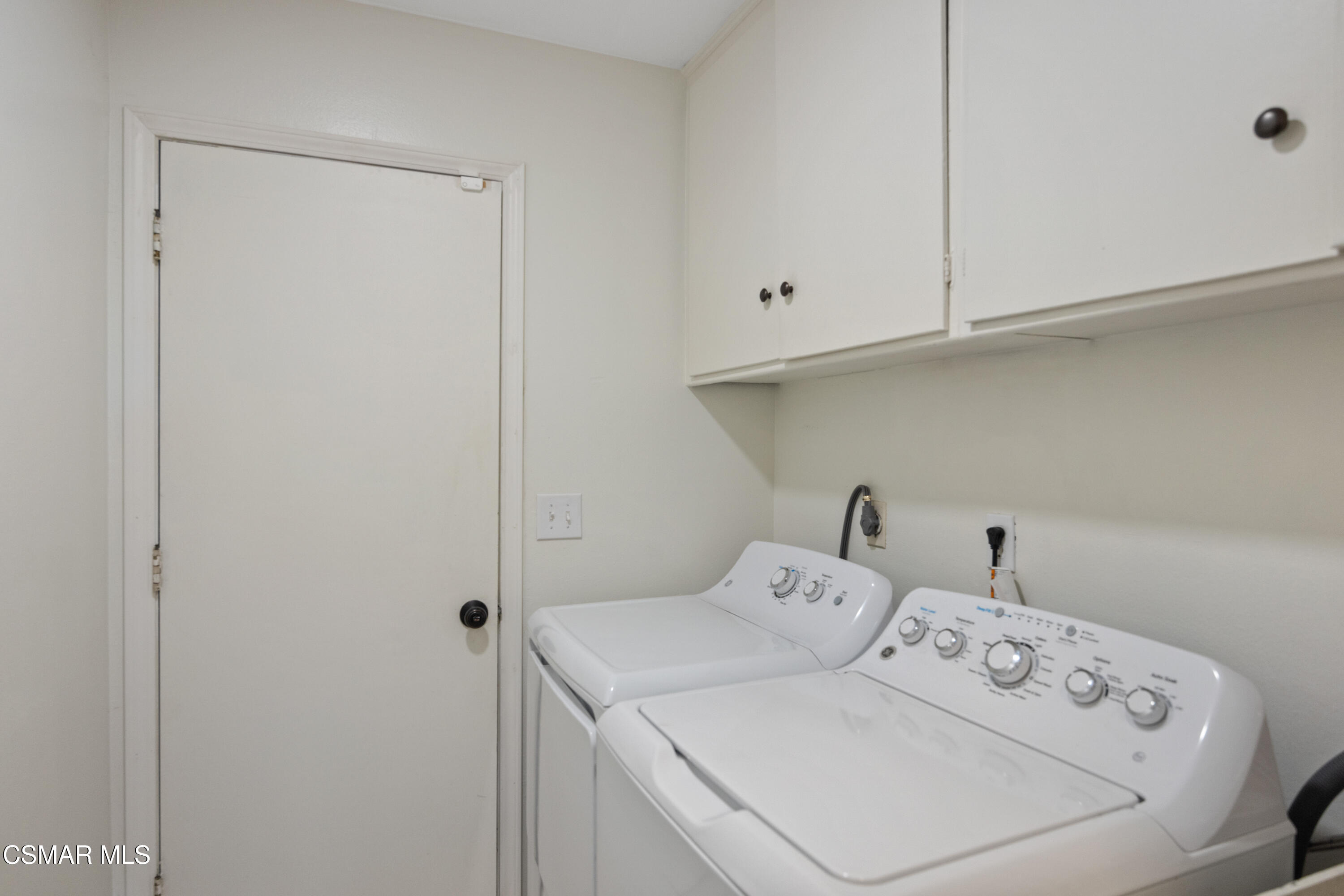 2367 St Clair Avenue Simi Valley, CA 93063 - Photo 21 of 41 a utility room with dryer and washer