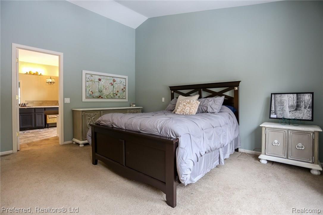 47456 Stone Ridge Boulevard Canton, MI 48187 - Photo 19 of 27 19IMG_2352.jpg