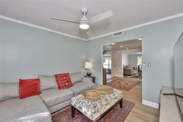 $4,000 | 1279 86th Avenue North, St. Petersburg, FL 33702