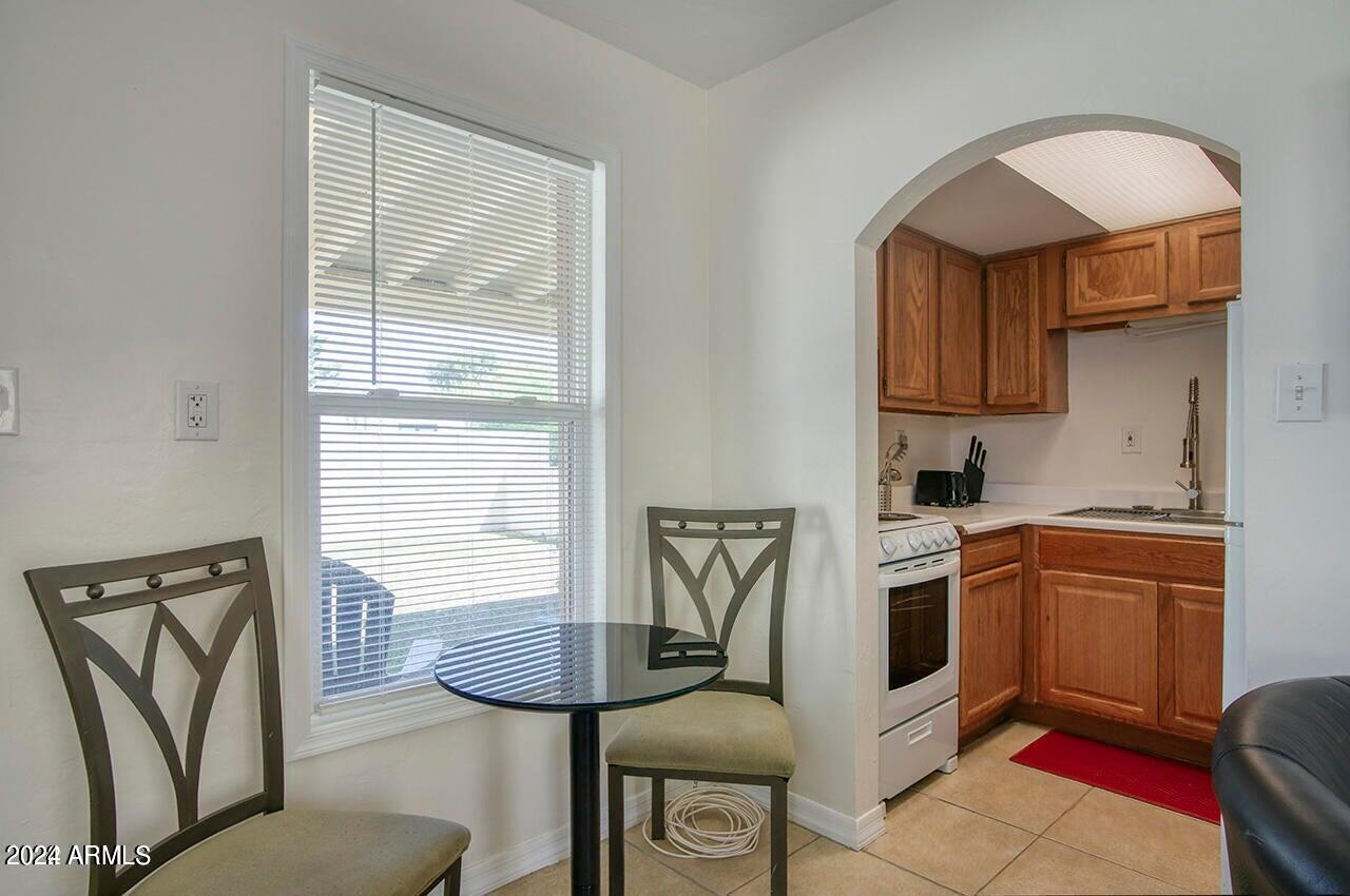 502 West Roma Avenue, Unit B Phoenix, AZ 85013 - Photo 8 of 15