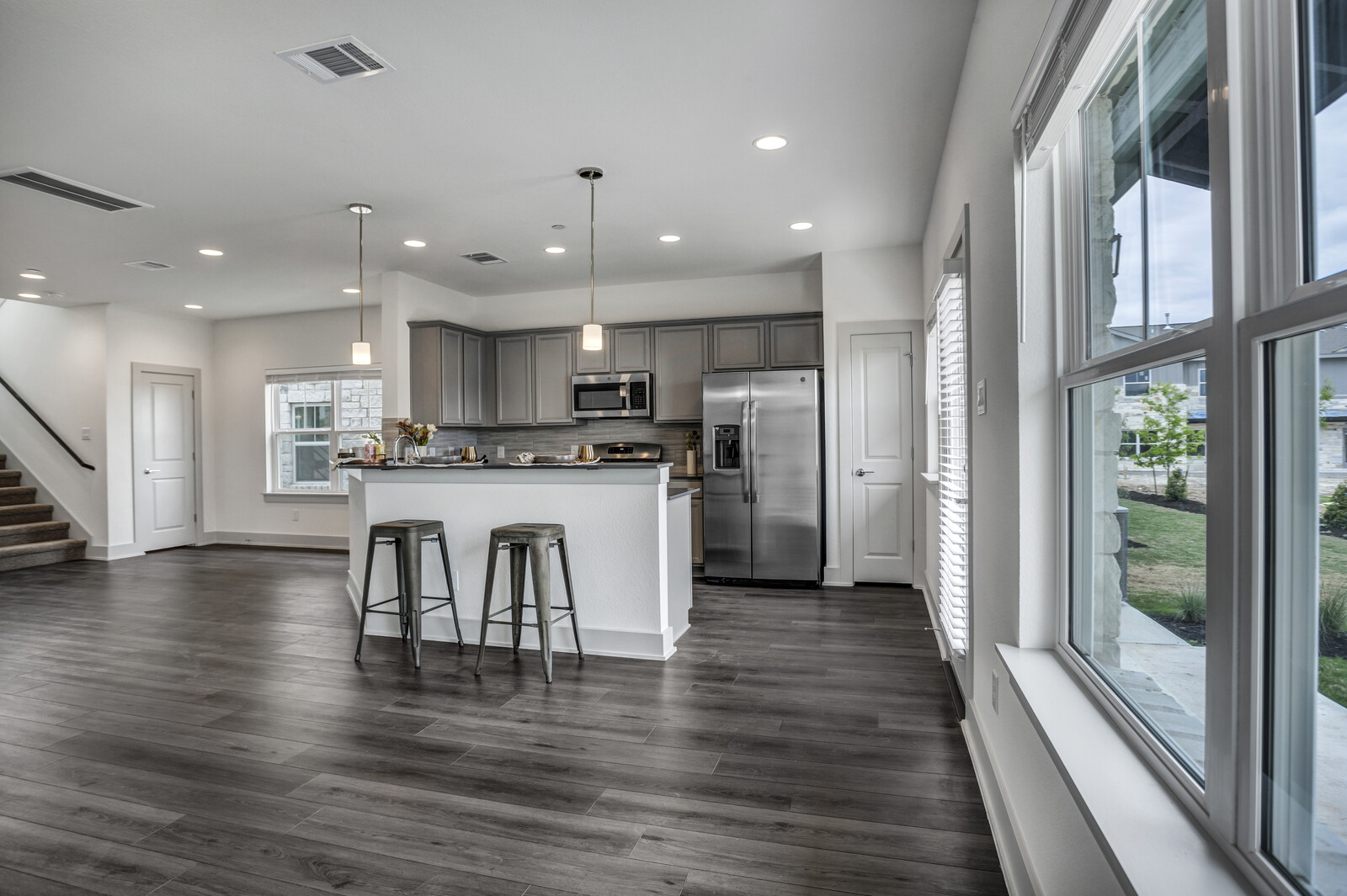 2121 Local Rebel Street Leander, TX 78641 - Photo 6 of 32 Eat-in kitchen with bar height overhang