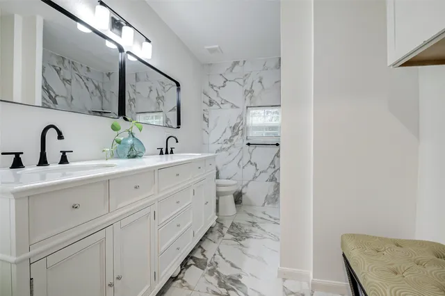 $225,000 | 706 Beaumont Street, Anahuac, TX 77514