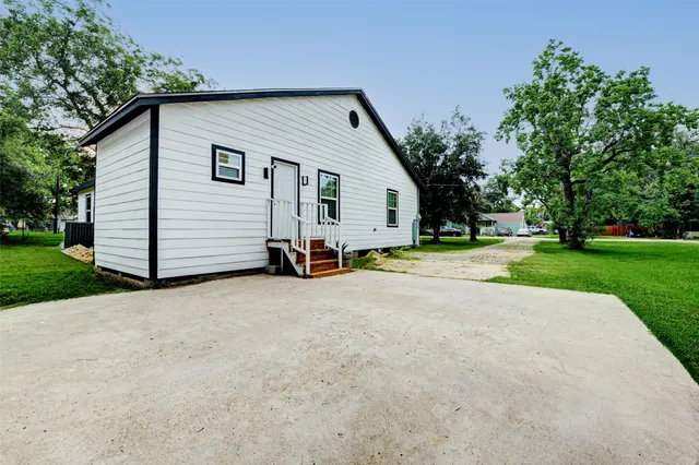 $225,000 | 706 Beaumont Street, Anahuac, TX 77514