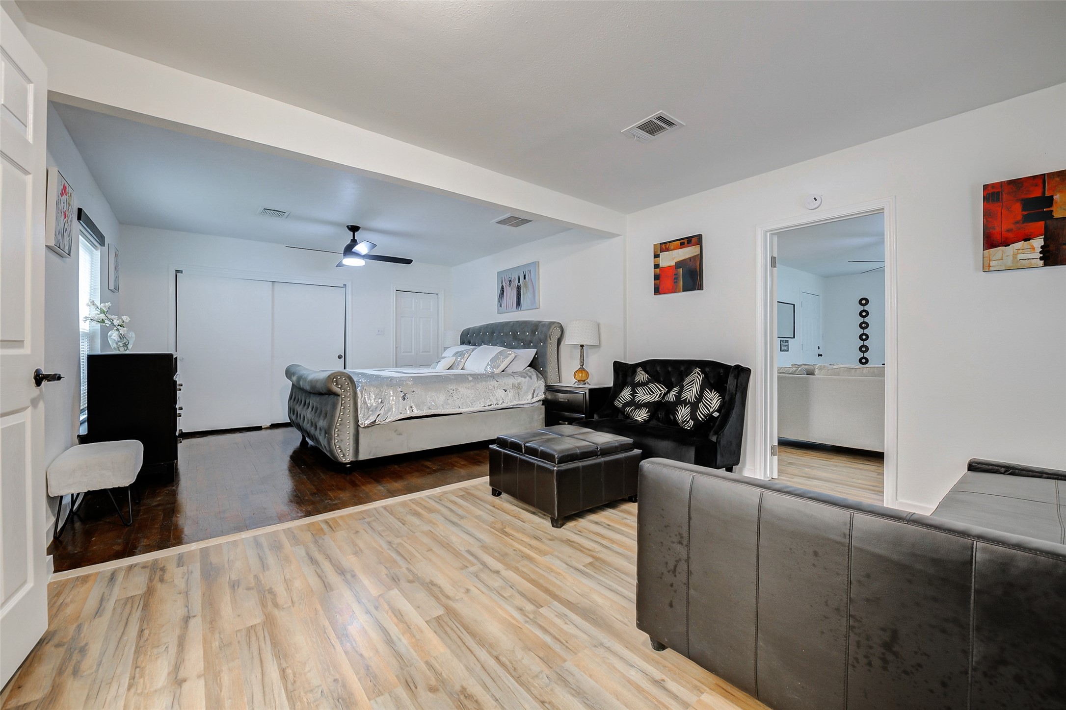 706 Beaumont Street Anahuac, TX 77514 - Photo 25 of 39 a living room with furniture and a flat screen tv