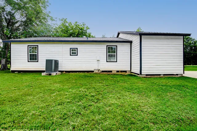 $225,000 | 706 Beaumont Street, Anahuac, TX 77514