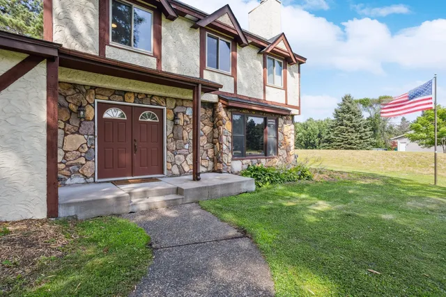 $3,999 | 10144 67th Lane North, Stillwater, MN 55082