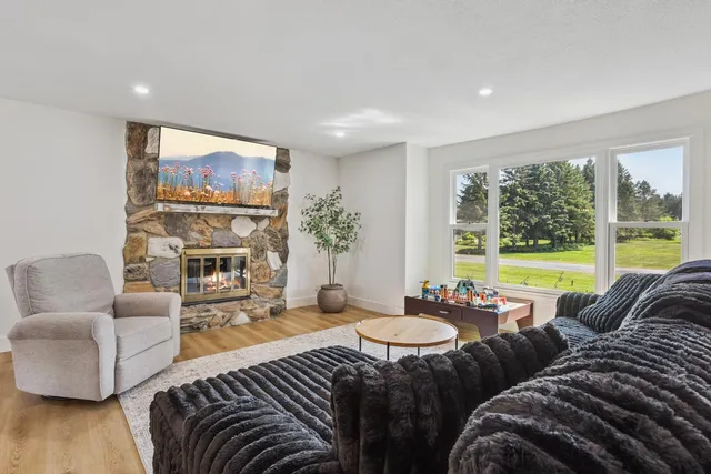 $3,999 | 10144 67th Lane North, Stillwater, MN 55082