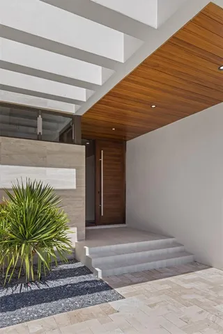 $7,000,000 | 1637 Southeast 14th Street, Fort Lauderdale, FL 33316