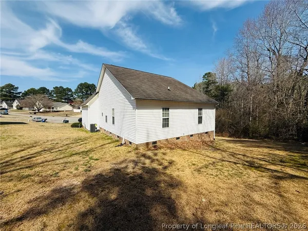 $1,700 | 318 Hawthorn Drive, Raeford, NC 28376