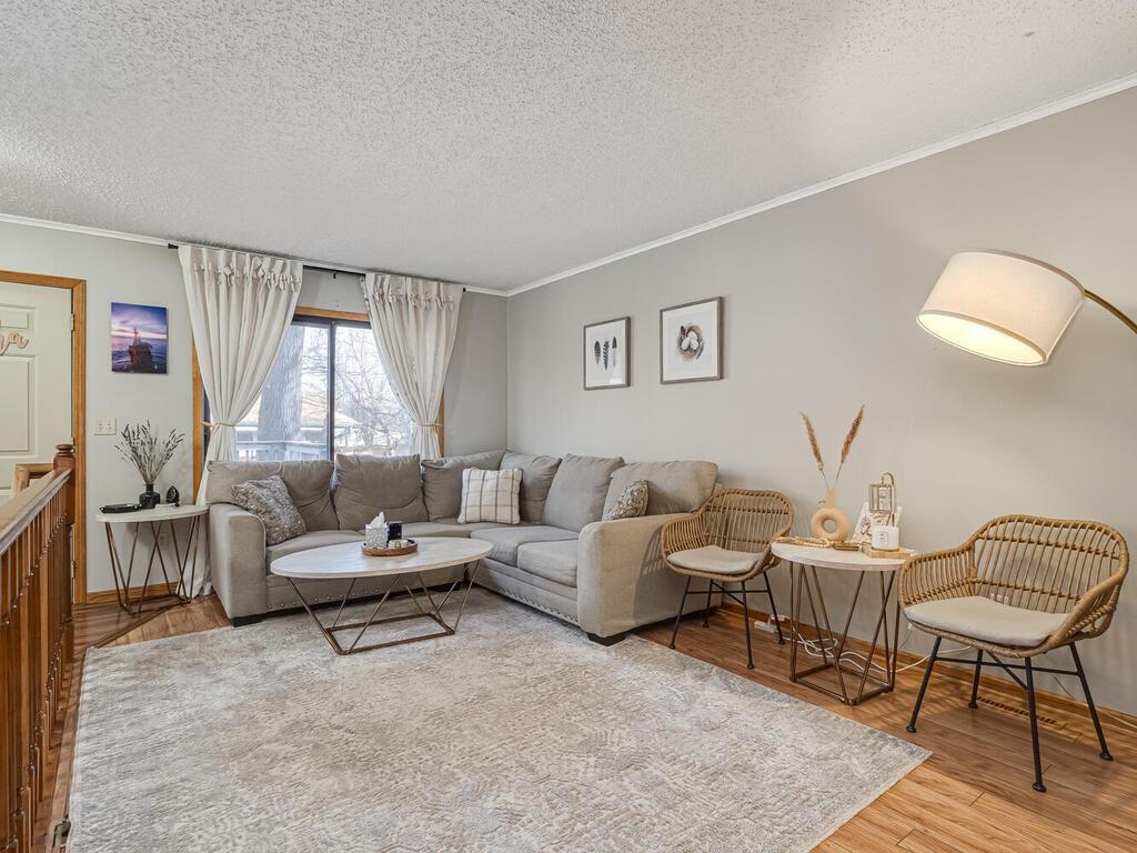 2708 Terraceview Court Plymouth, MN 55447 - Photo 3 of 24