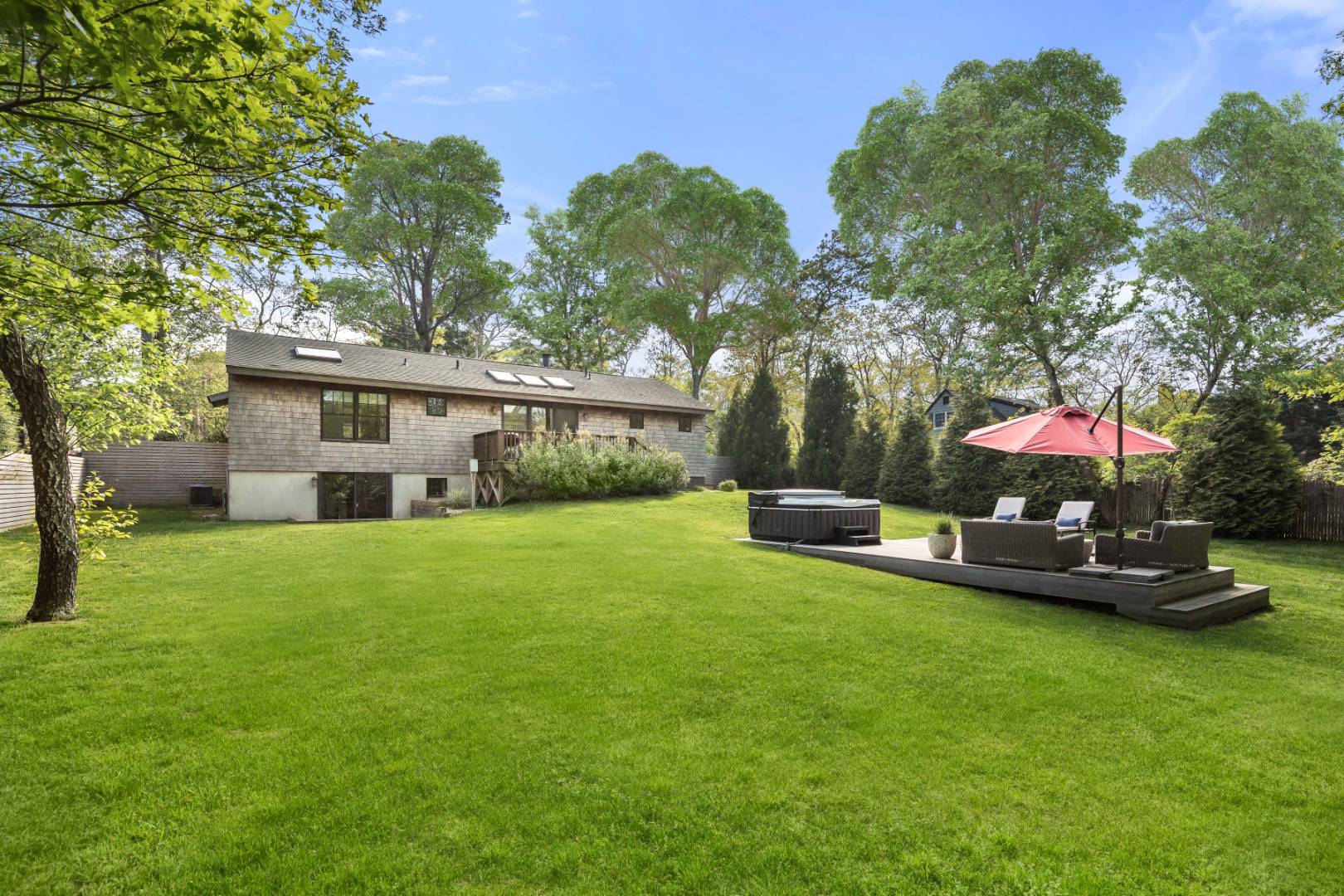 33 Sandra Road East Hampton, NY 11937 - Photo 17 of 22 Gallery Image 17