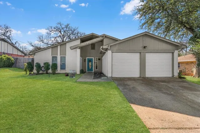 $300,000 | 4704 Burning Springs Drive, Arlington, TX 76017