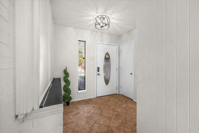 $300,000 | 4704 Burning Springs Drive, Arlington, TX 76017