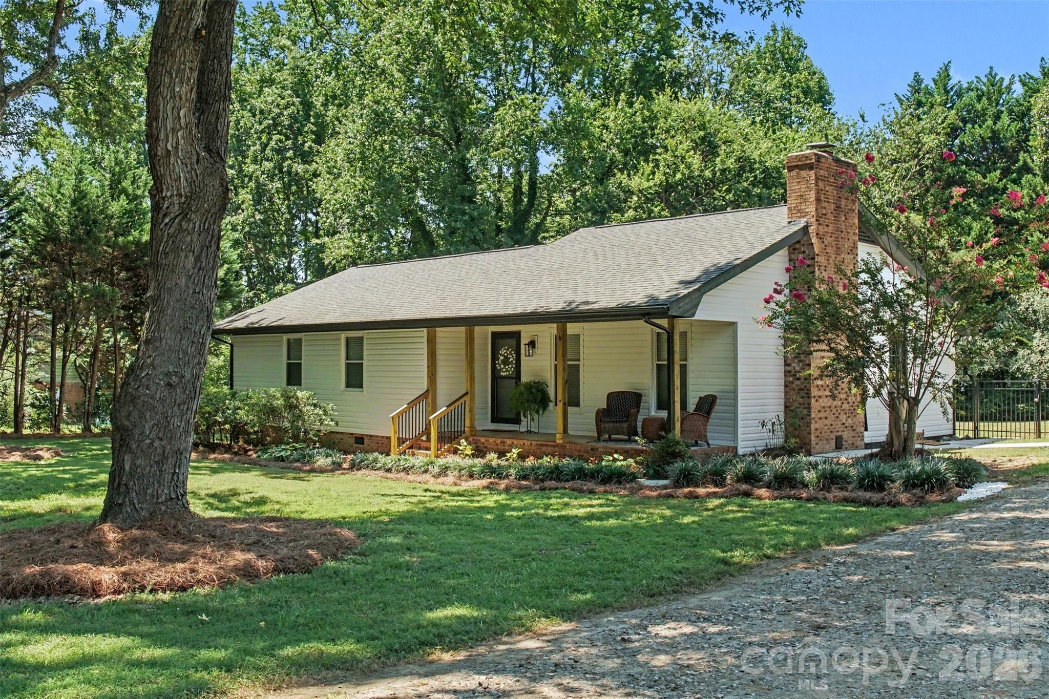 8319 Vagabond Road Charlotte, NC 28227 - Photo 3 of 23 Gallery Image 3