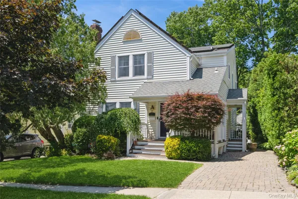 $1,389,000 | 71 Bar Beach Road, Port Washington, NY 11050