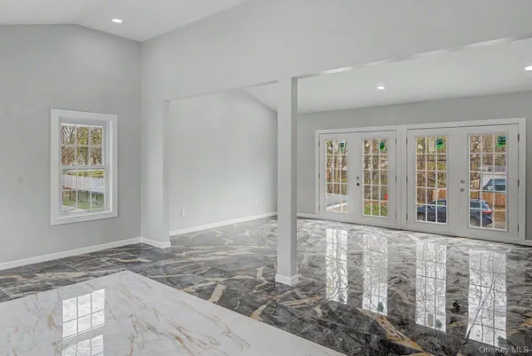 $899,900 | 478 Mayflower Avenue, Brentwood, NY 11717