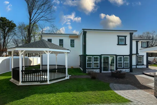 $899,900 | 478 Mayflower Avenue, Brentwood, NY 11717