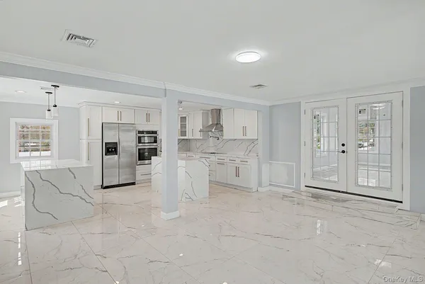 $899,900 | 478 Mayflower Avenue, Brentwood, NY 11717