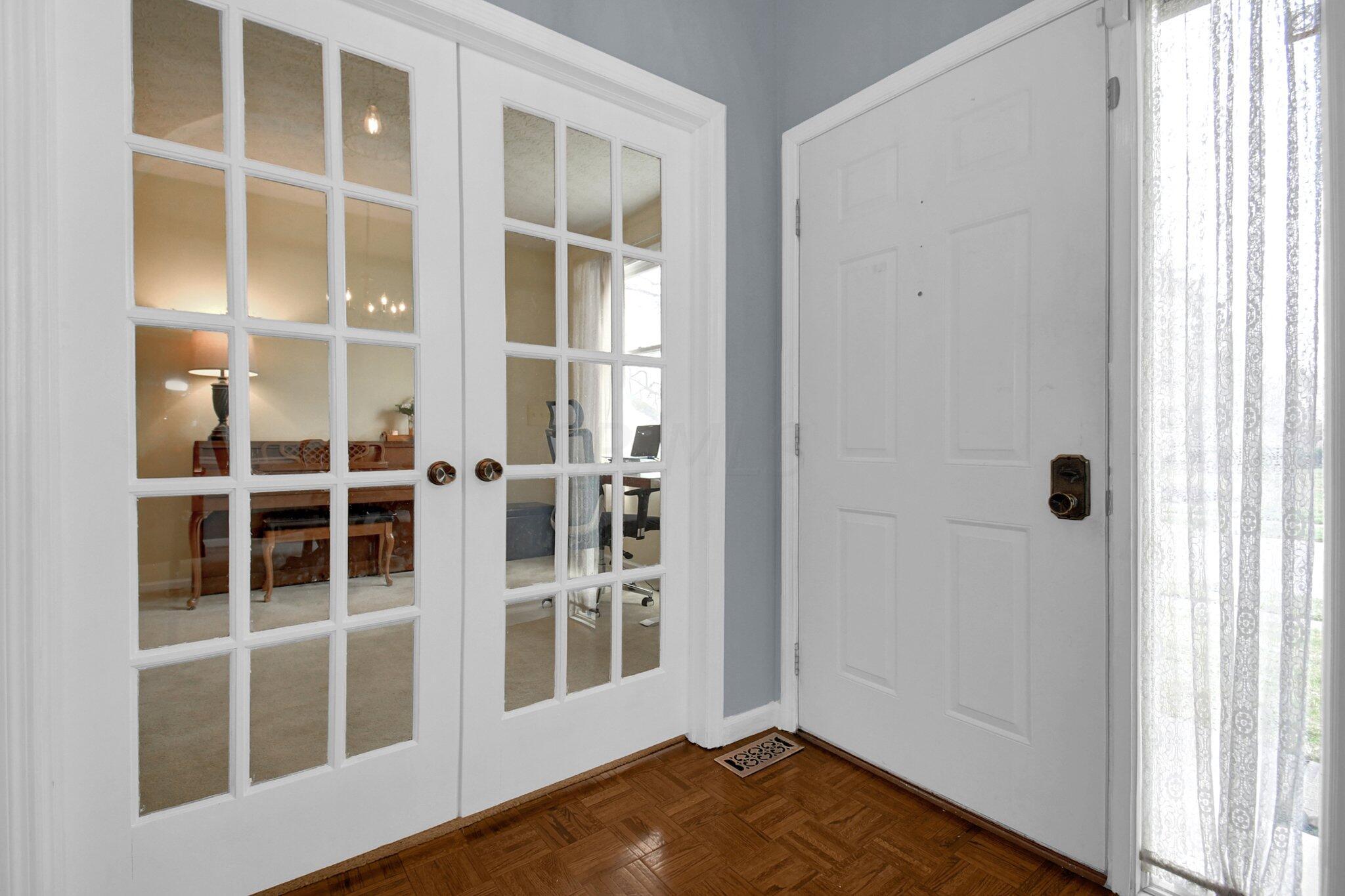189 Greenbank Road Gahanna, OH 43230 - Photo 6 of 48 First floor office/ murphy bed and built in remains