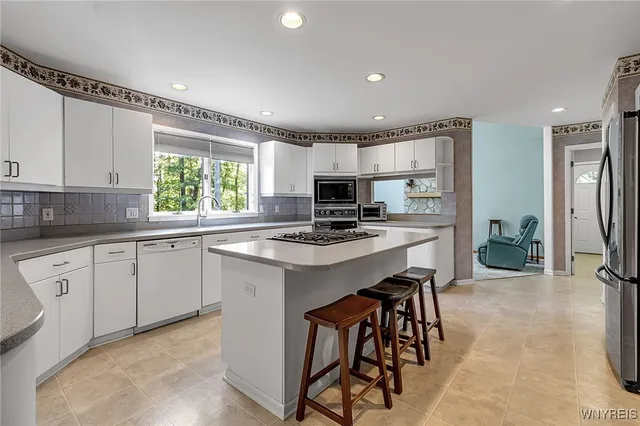 $599,900 | 11 Cidermill Court, Lancaster, NY 14043