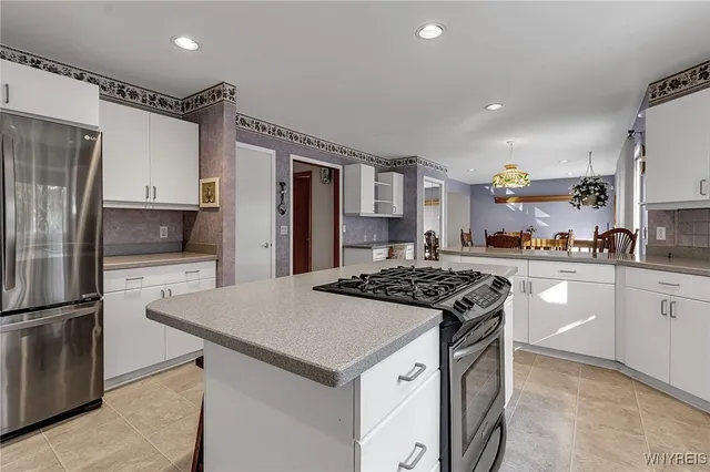 $599,900 | 11 Cidermill Court, Lancaster, NY 14043