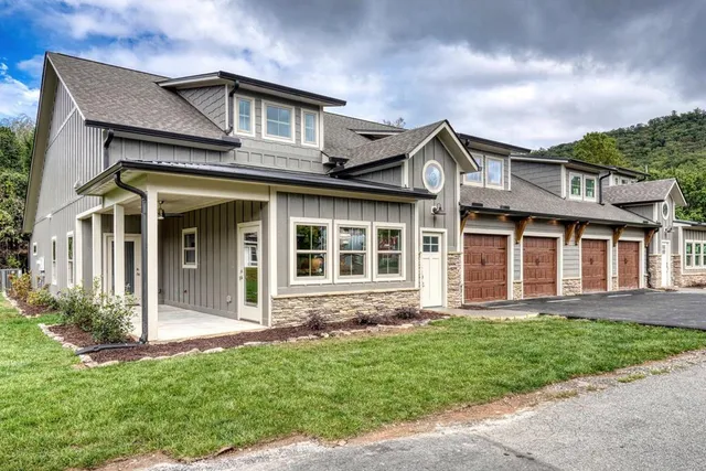 front view of house with a yard
