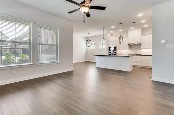 $3,100 | 709 Morning Dove Lane, Arlington, TX 76005