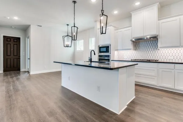 $3,100 | 709 Morning Dove Lane, Arlington, TX 76005