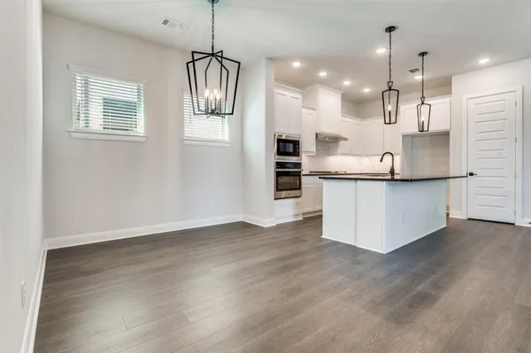 $3,100 | 709 Morning Dove Lane, Arlington, TX 76005