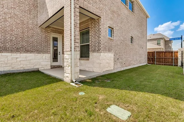 $3,100 | 709 Morning Dove Lane, Arlington, TX 76005