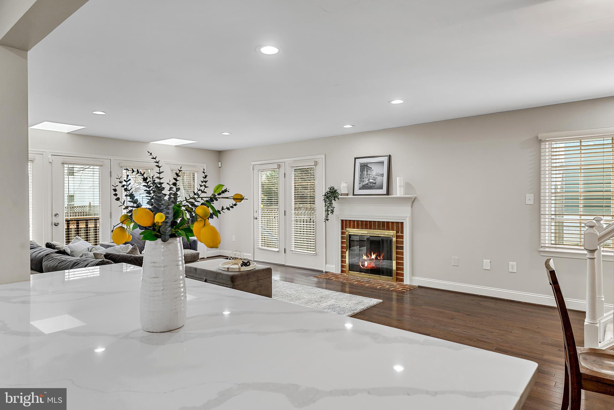 220 Midsummer Circle Gaithersburg, MD 20878 - Photo 13 of 85