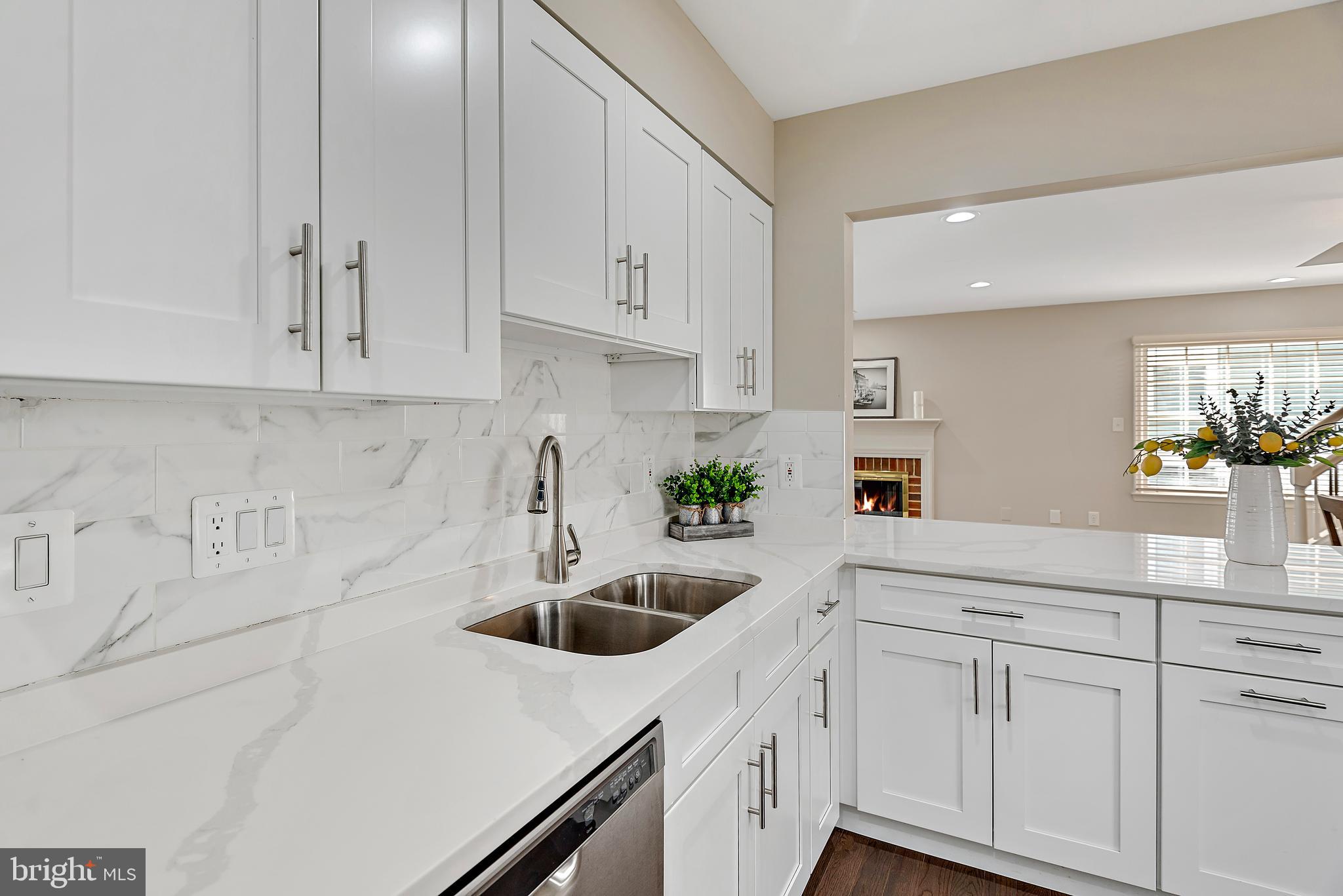 220 Midsummer Circle Gaithersburg, MD 20878 - Photo 16 of 85