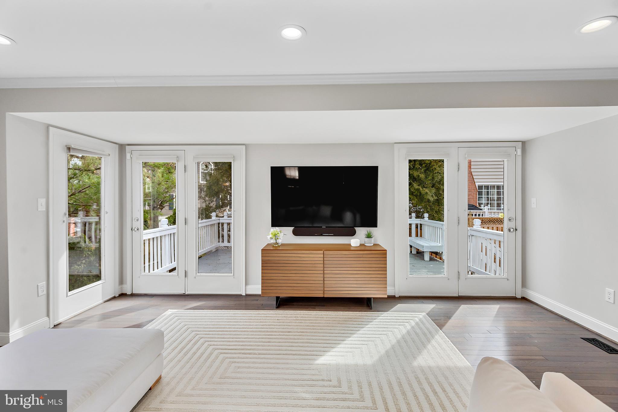 220 Midsummer Circle Gaithersburg, MD 20878 - Photo 33 of 85