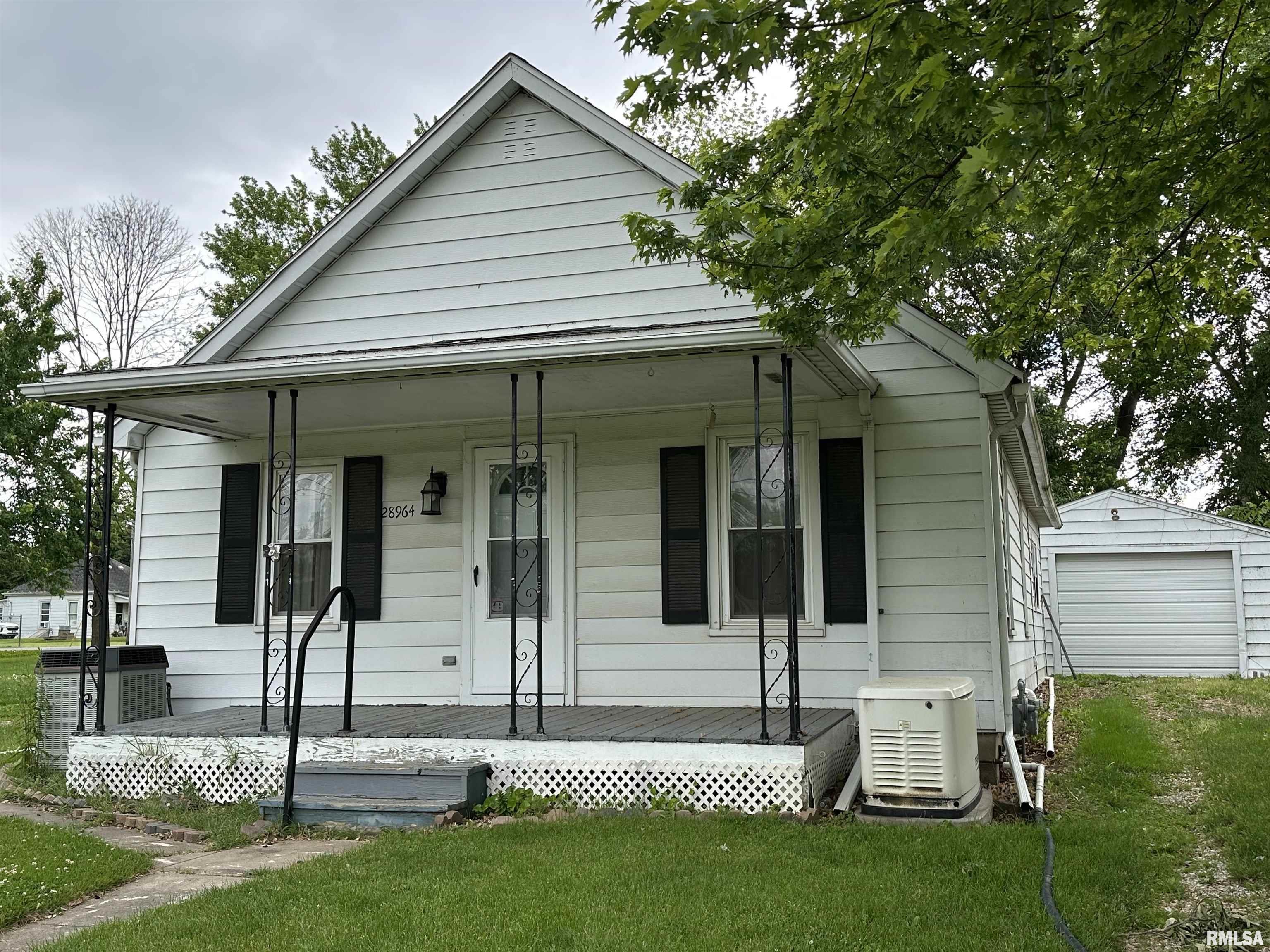 28964 North Crockett Road Canton, IL 61520 - Photo 1 of 11