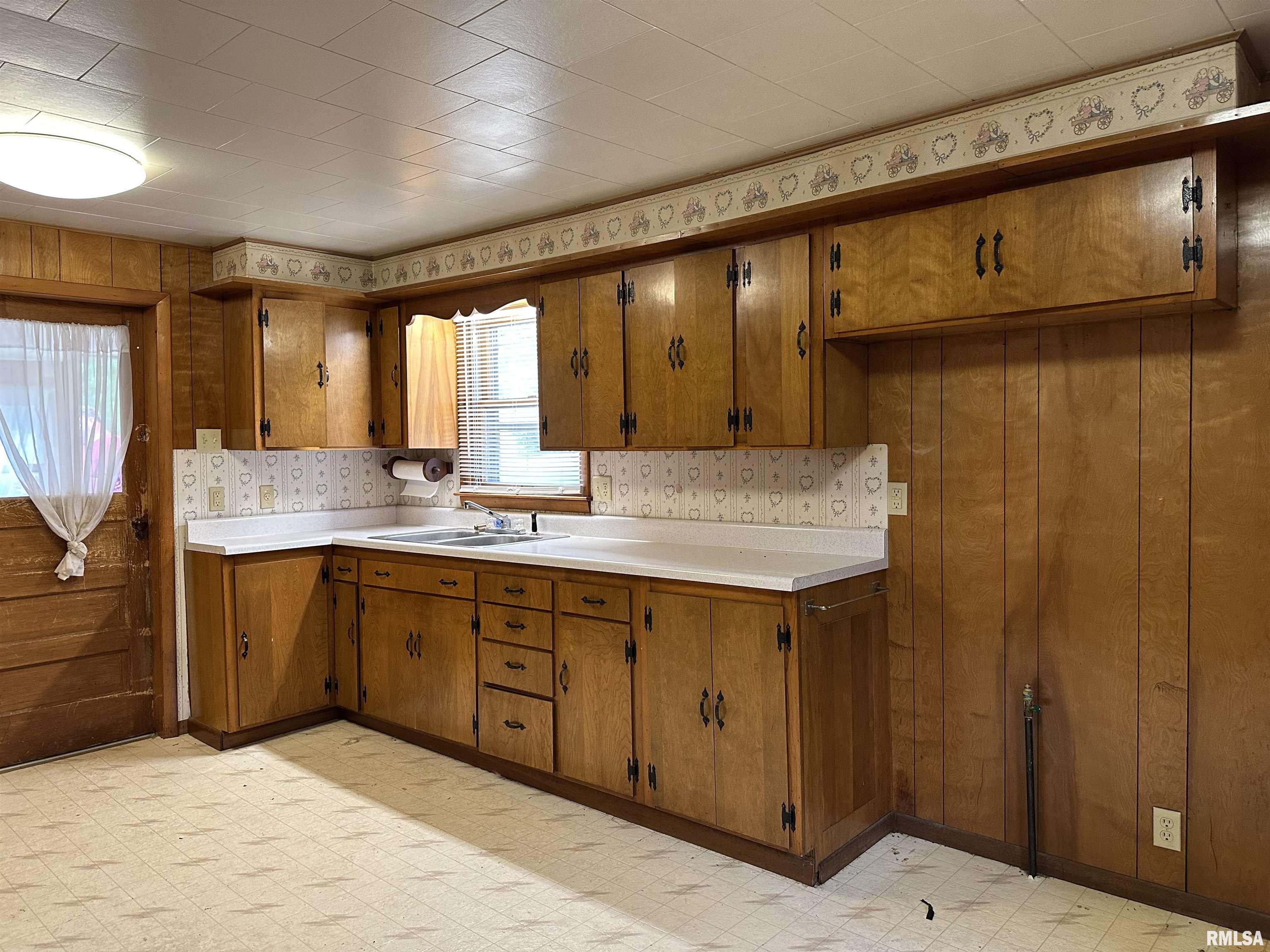 28964 North Crockett Road Canton, IL 61520 - Photo 5 of 11