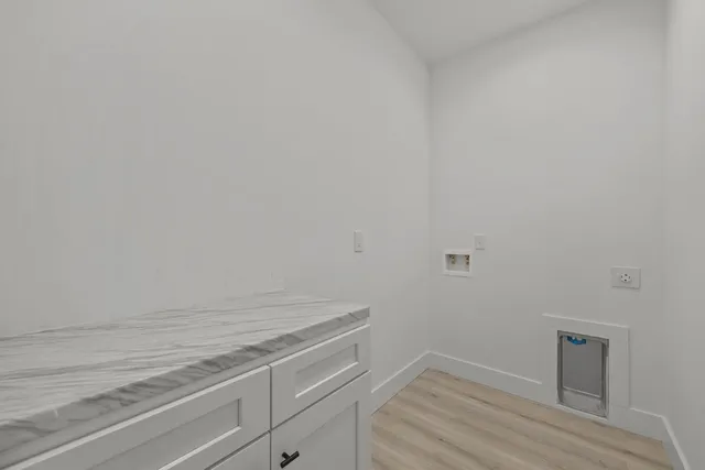 a view of utility room