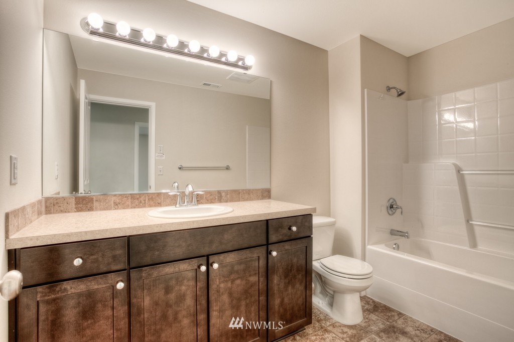 18117 46th Drive Southeast, Unit 10 Bothell, WA 98012 - Photo 7 of 8