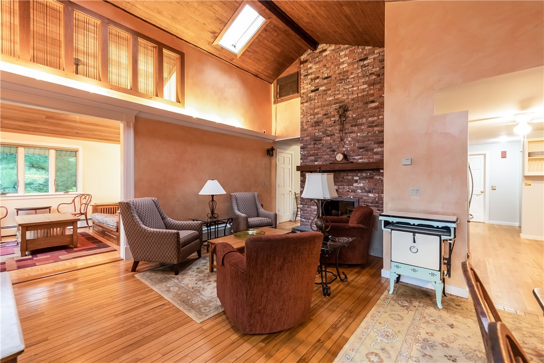 34 Soap House Lane Hopkinton, RI 02832 - Photo 4 of 28