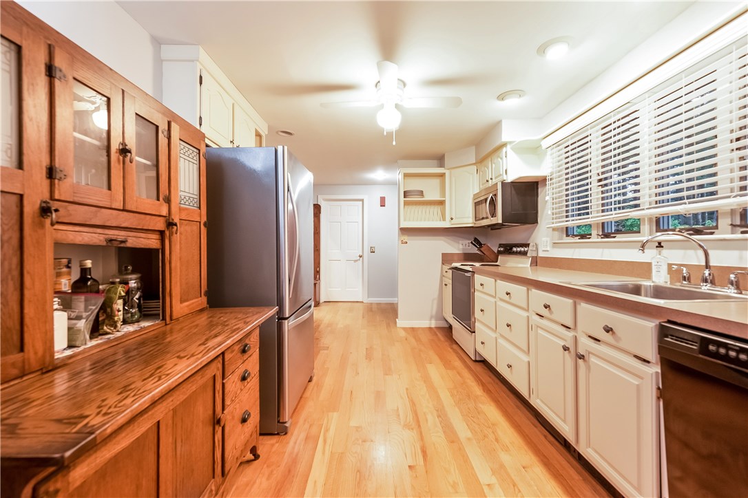 34 Soap House Lane Hopkinton, RI 02832 - Photo 9 of 28