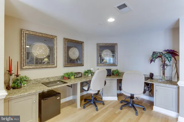 $468,818 | 2903 Saintsbury Plaza, Unit 405, Fairfax, VA 22031