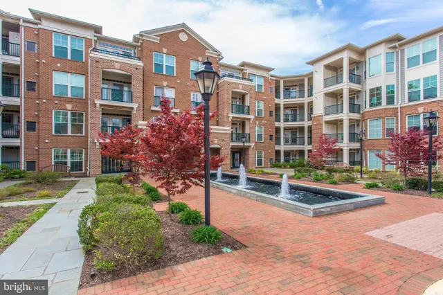 $468,818 | 2903 Saintsbury Plaza, Unit 405, Fairfax, VA 22031